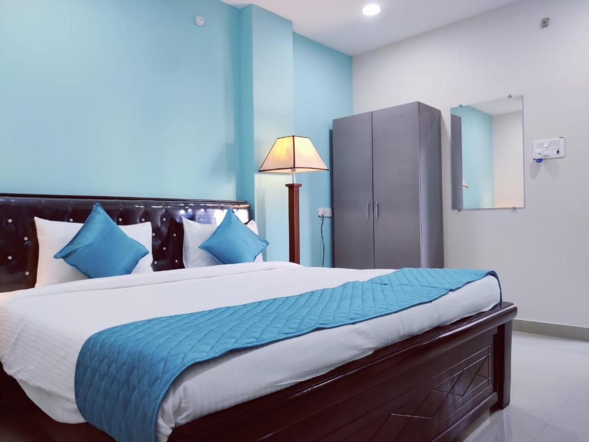 Hotel Prime Classic Shamshabad Exteriör bild