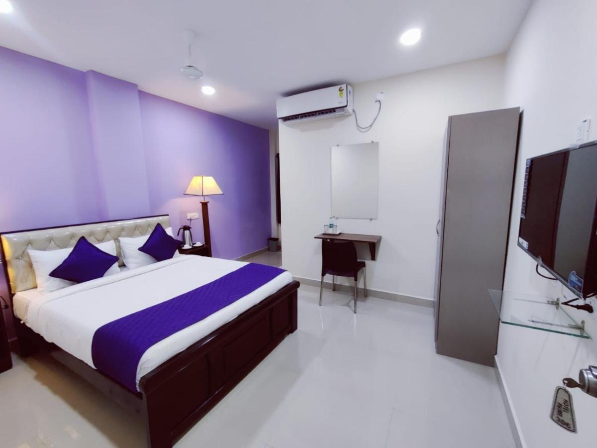 Hotel Prime Classic Shamshabad Exteriör bild