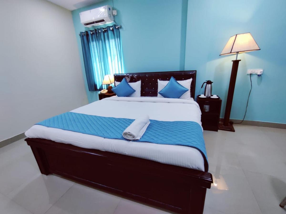 Hotel Prime Classic Shamshabad Exteriör bild
