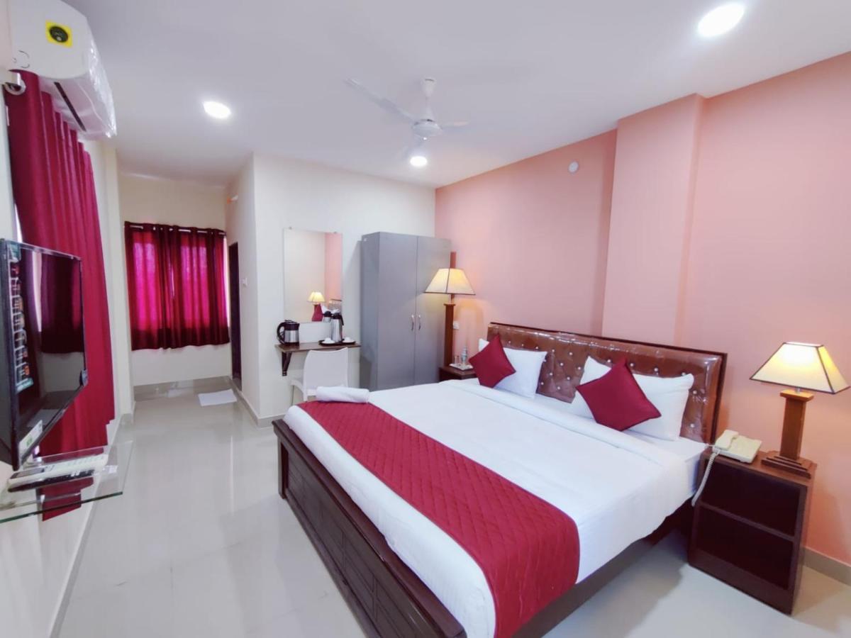 Hotel Prime Classic Shamshabad Exteriör bild