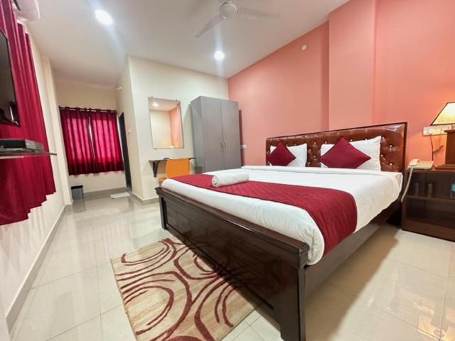 Hotel Prime Classic Shamshabad Exteriör bild