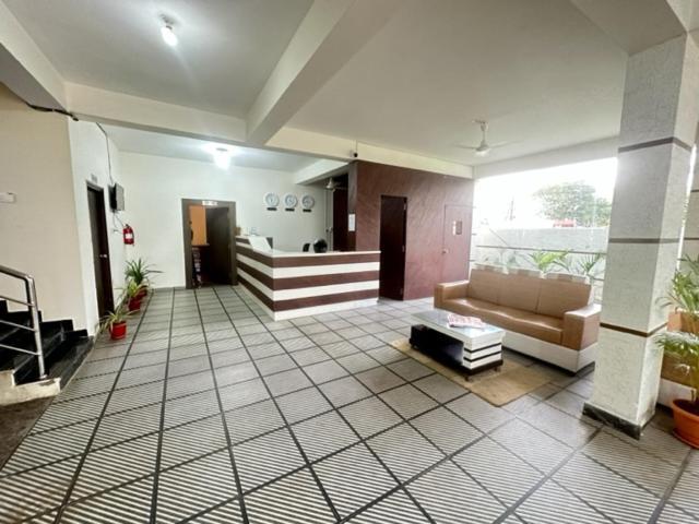 Hotel Prime Classic Shamshabad Exteriör bild