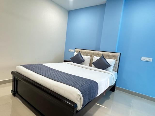 Hotel Prime Classic Shamshabad Exteriör bild