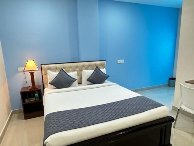 Hotel Prime Classic Shamshabad Exteriör bild