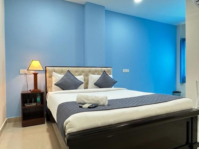 Hotel Prime Classic Shamshabad Exteriör bild