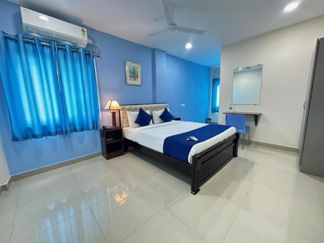 Hotel Prime Classic Shamshabad Exteriör bild