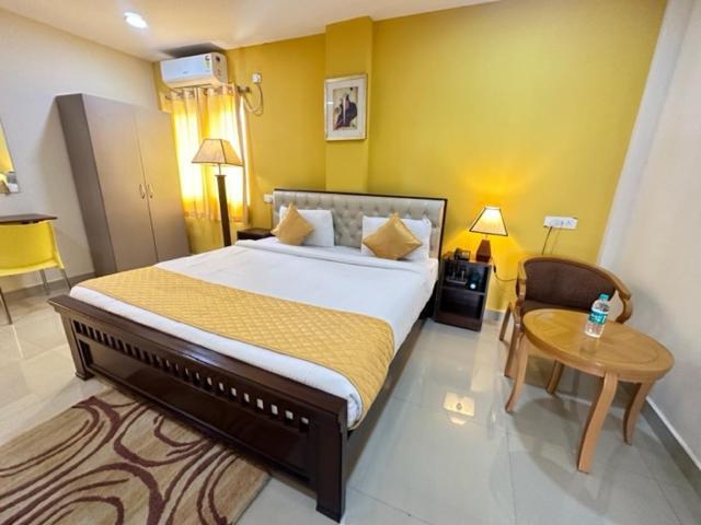 Hotel Prime Classic Shamshabad Exteriör bild